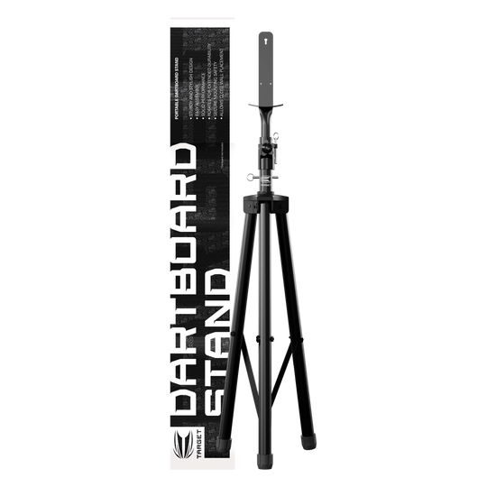 Target Dartboard Stand Das Bild zeigt einen Target Dartboard Stand neben seiner Verpackung. Der Ständer ist schwarz und hat ein stabiles, dreibeiniges Design.