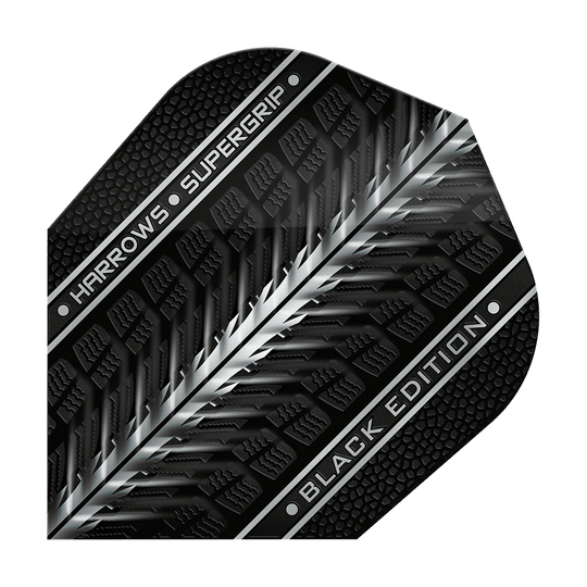 Das Bild zeigt das Produkt "Harrows Supergrip Black-Edition No6 Flights". Das Flight ist schwarz mit silbernen und grauen Akzenten sowie der Aufschrift "HARROWS SUPERGRIP BLACK EDITION".