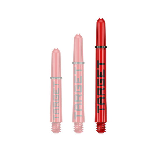 Target Pro Grip TAG Shafts - 3 Sets - Red Auf dem Bild sind drei rote Dart-Schäfte in unterschiedlichen Längen zu sehen. Auf jedem Schaft steht das Wort "TARGET" in schwarzen Buchstaben.