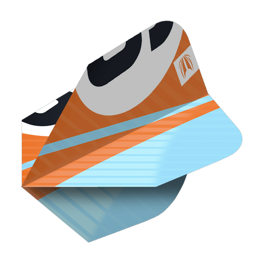 Das Bild zeigt ein Dart-Flight in Orange, Blau und Schwarz mit einem modernen Design. Es handelt sich um das Produkt "Target Pro Ultra Chicane Orange Ten-X Flights - 3 Sets".