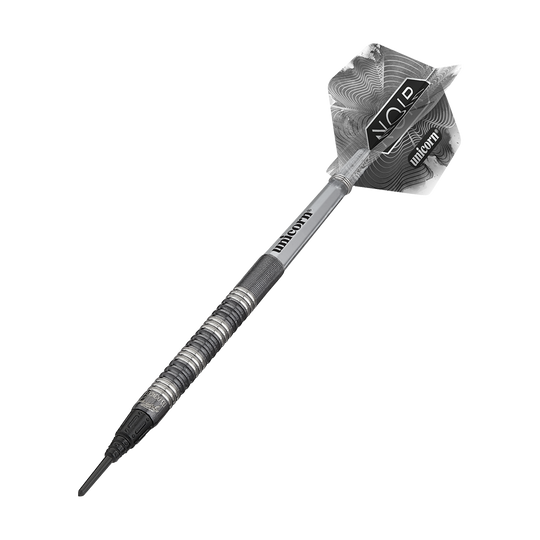 23835_Unicorn_Noir_James_Wade_2022_Softdarts_4 Dies ist ein Softdart aus der Produktreihe "Unicorn Noir James Wade". Der Dart hat ein modernes, silber-schwarzes Design mit strukturierter Oberfläche und auffälligem Flight.