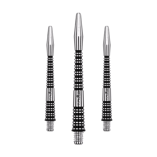 Das Bild zeigt drei schwarze Aluminium-Dartschäfte der Marke Winmau. Die Schäfte haben ein gerilltes Design und sind in unterschiedlichen Längen angeordnet.