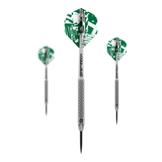 GOAT Fairway V2 Tungsten Steel Darts Das Bild zeigt drei GOAT Fairway V2 Tungsten Steeldarts mit silbernen Schäften und grünen Flights. Auf den Schäften steht "GRIPTECH" und die Darts haben eine strukturierte Griffzone.