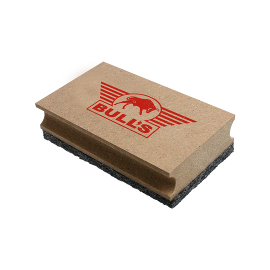 BU67309_BullsNL_Dry_Eraser_Wischschwamm_1 Das Bild zeigt den "Bulls NL Dry Eraser Wischschwamm". Der Schwamm hat eine rechteckige Form mit einem Holzgriff und einem schwarzen Wischpad unten.