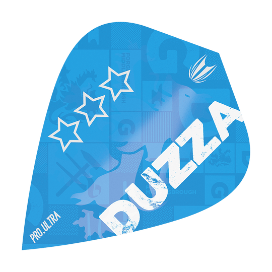 Das Bild zeigt ein blaues Dartflight mit dem Aufdruck "DUZZA" in großen weißen Buchstaben. Auf dem Flight sind außerdem drei weiße Sterne und das Logo "PRO ULTRA" zu sehen.
