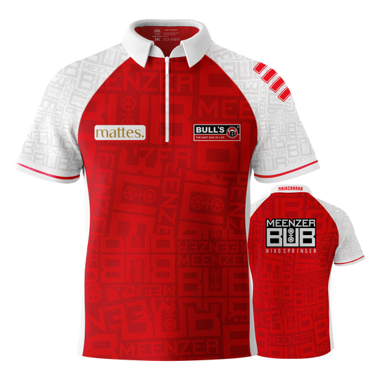 Bulls Niko Springer Meenzer Bub dart shirt Das Bild zeigt das Dartshirt "Bulls Niko Springer Meenzer Bub" in Rot und Weiß. Auf der Vorder- und Rückseite sind verschiedene Logos und Schriftzüge abgebildet.