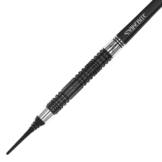 Das Bild zeigt einen schwarzen Softdart mit einem strukturierten Griff und silbernen Akzenten. Auf dem oberen Teil des Darts steht das Wort "SNAKEBITE".