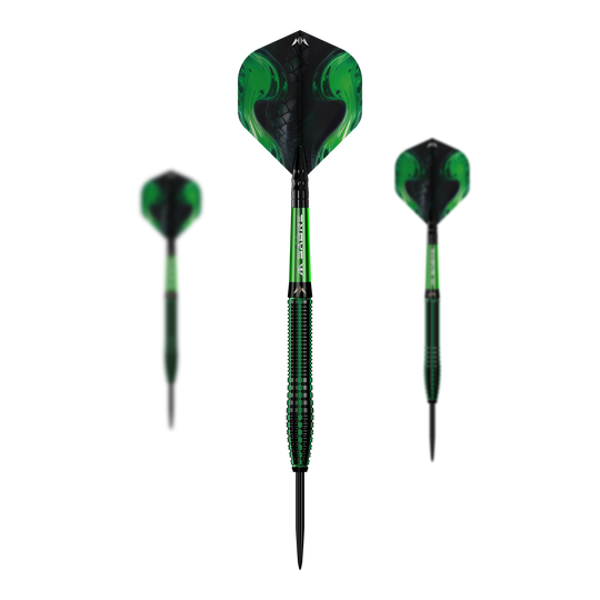 Mission Venom steel darts Das Bild zeigt drei Steeldarts des Produkts "Mission Venom". Die Darts sind in Schwarz und Grün gehalten und besitzen ein auffälliges, giftiges Design.