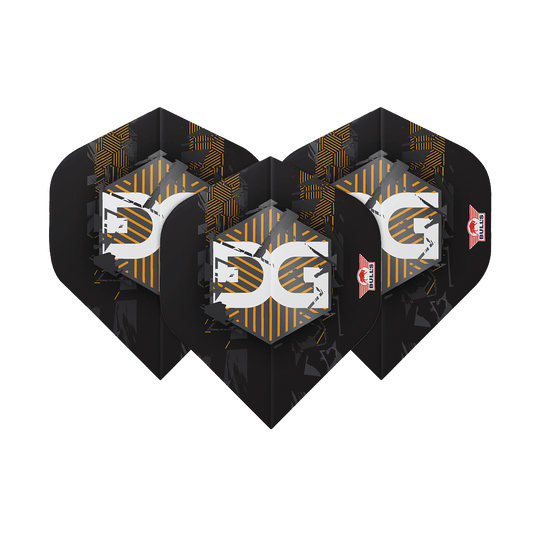 Das Bild zeigt drei schwarze Dart Flights mit gelben und weißen grafischen Elementen. Auf jedem Flight ist das Logo von Bulls und der Name "Martijn Kleermaker" zu sehen.