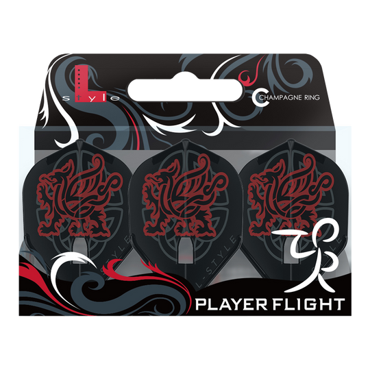 L-Style Jim Williams V2 L1PRO Flights Das Bild zeigt die L-Style Jim Williams V2 L1PRO Flights, die in einer Verpackung mit drei Flights präsentiert werden. Die Flights sind schwarz mit einem roten, stilisierten Löwen-Design darauf.