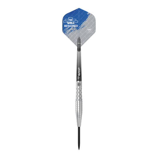 Bulls Martin Schindler Original Generation 2 steel darts Das Bild zeigt einen Bulls Martin Schindler Original Generation 2 Steeldart. Der Dartpfeil hat einen silbernen Schaft und eine blau-graue Flights mit dem Namen „Martin Schindler“.