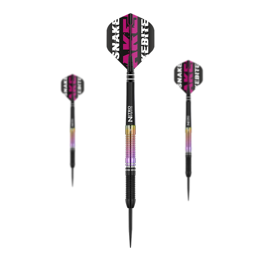 Das Bild zeigt drei Steeldarts des Modells "Red Dragon Peter Wright Snakebite World Champion 2020 Edition". Die Darts haben schwarze und lila Akzente sowie Flights mit dem Schriftzug "Snakebite".