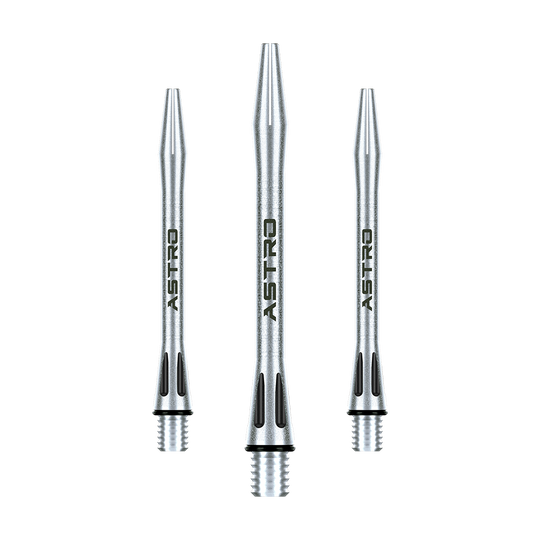 Das Bild zeigt drei silberne Dartschäfte aus Aluminium mit der Aufschrift "ASTRO". Sie sind schlank gestaltet und haben schwarze Akzente am unteren Ende.