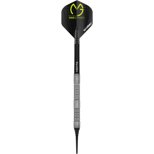 2431_Winmau_Michael_Van_Gerwen_MvG_Absolute_Softdarts_1yQOvT2fizt2BK Das Bild zeigt einen Winmau Michael Van Gerwen MvG Absolute Softdart. Der Dartpfeil hat schwarze und silberne Elemente sowie eine schwarze Flights mit gelber Aufschrift.