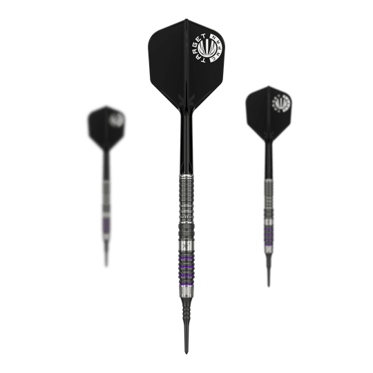 Target Japan Prime Series Yuta Hayashi Sirius GEN3 MAX Soft Darts - 21.5g Das Bild zeigt drei Softdarts aus der Serie "Target Japan Prime Series Yuta Hayashi Sirius GEN3 MAX" mit einem Gewicht von 21,5g. Die Darts haben schwarze Flights mit weißem Aufdruck und einen silbernen, detailliert gearbeiteten Barrel.