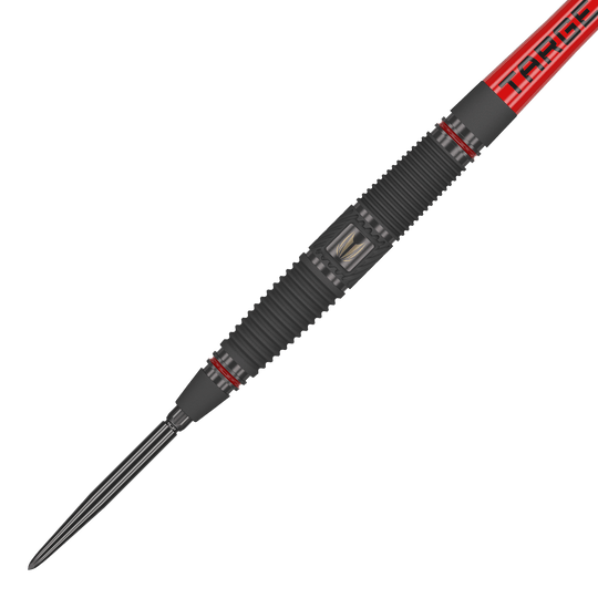 Target Scope 04 Swiss Point steel darts Das Bild zeigt einen Target Scope 04 Swiss Point Steeldart. Der Dart hat ein schwarzes, geriffeltes Griffstück mit roten Akzenten und einer silbernen Spitze.
