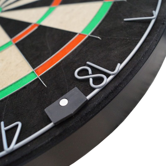 Karella Dartboard BullOut Set including 2 sets of steel darts