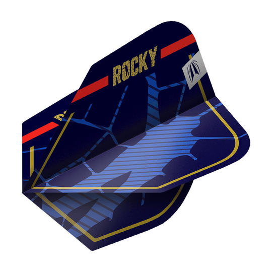 Das Bild zeigt das Produkt "Target Pro Ultra Josh Rock GEN1 No6 Flights - 3 Sets". Die Dartflights sind dunkelblau mit goldener Umrandung, rotem Streifen und der Aufschrift "ROCKY".