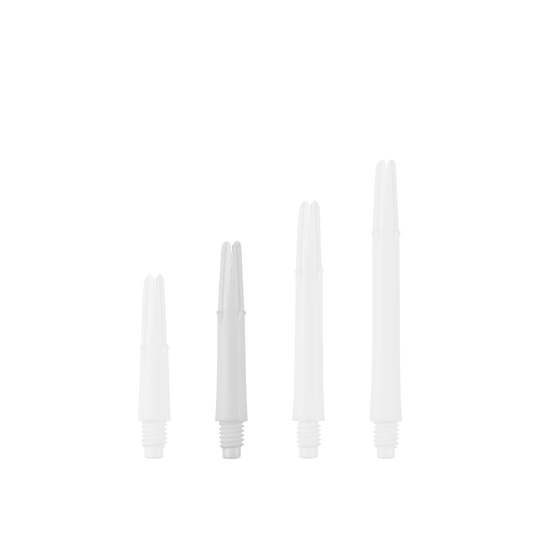 L-L-Style-Shafts Locked Straight - White Auf dem Bild sind vier weiße, gerade Dartschäfte in unterschiedlichen Längen zu sehen. Sie stehen nebeneinander aufrecht auf einem grünen Hintergrund.