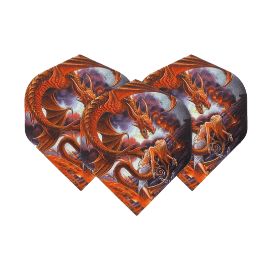 Das Bild zeigt drei Dart-Flights mit einem fantasievollen Drachenmotiv. Auf den Flights ist ein roter Drache über einer Frau und feuriger Landschaft abgebildet.