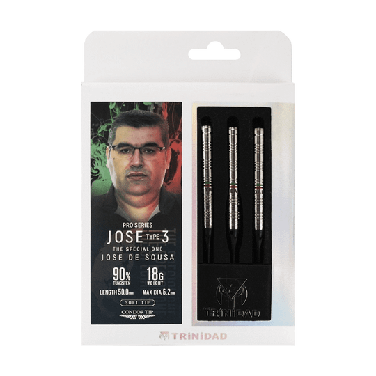 Die Verpackung zeigt die Trinidad Jose De Sousa Type 3 Softdarts mit einem Gewicht von 18g. Links ist ein Bild von Jose De Sousa, rechts sind drei silberne Darts sichtbar.