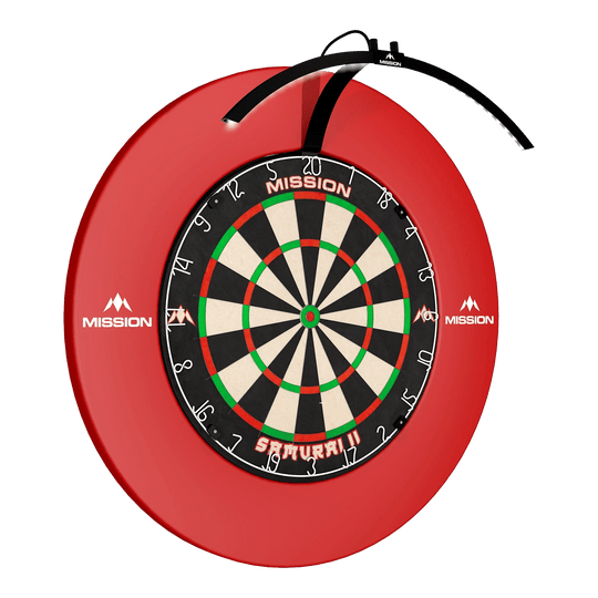 Mission Torus 100 Foldable LED Dartboard Lighting Das Bild zeigt das "Mission Torus 100 Faltbare LED Dartboard Beleuchtung" an einem Dartboard befestigt. Die LED-Beleuchtung sorgt für eine optimale Ausleuchtung der Dartscheibe.
