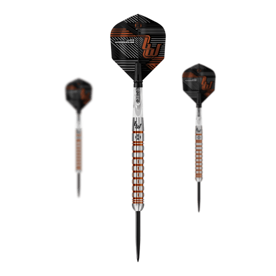 Das Bild zeigt drei Steeldarts aus der Serie "Harrows Luke Woodhouse Series 2". Die Darts haben ein auffälliges Design mit silbernen und orangenen Ringen sowie schwarzen Flights.