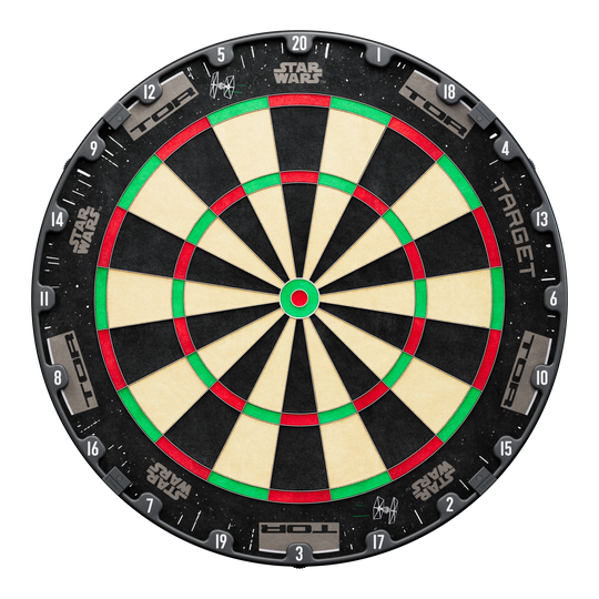 Target Star Wars Millennium Falcon TOR Dartboard Surround Bundle Hier sieht man das Target Star Wars Millennium Falcon Surround Board Bundle. Das Set kombiniert Star Wars Motiv mit praktischen Dart-Zubehör.
