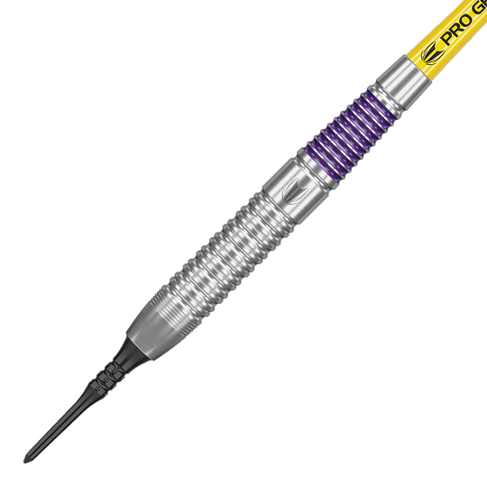 Zu sehen sind die Target Luke Littler Brass Softdarts - 19g. Diese Darts sind für Softdart-Spiele konzipiert.