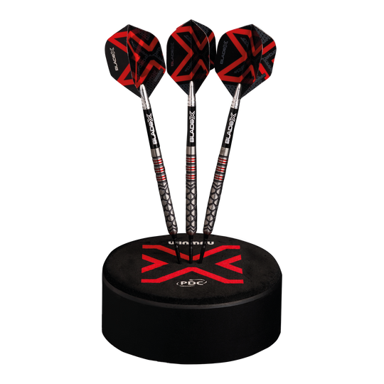 Winmau Dart Dock Blade X dart stand Abgebildet ist der Winmau Dart Dock Blade X Dartständer. Der Dartständer dient zur sicheren Ablage von Darts.
