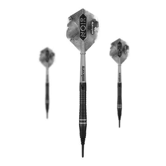 Unicorn World Champion Gary Anderson Noir Phase 6 Soft Darts Das Bild zeigt drei stilvolle Softdarts der Marke Unicorn in schwarzem Design. Auf den Flights steht "NOIR" und "Unicorn", und es handelt sich um das Modell "World Champion Gary Anderson Noir Phase 6".