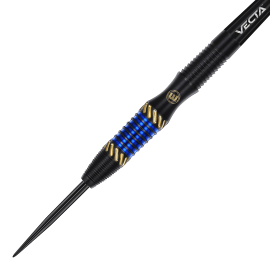 Der Winmau Rashad Sweeting Steeldart - 24g ist ein eleganter Dartpfeil in Schwarz mit goldenen und blauen Akzenten. Er verfügt über eine strukturierte Griffzone und ein modernes Design.
