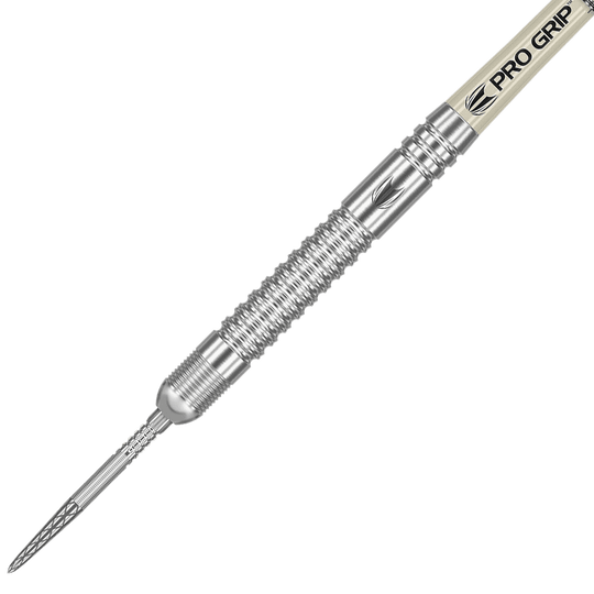 190224-_Target_Dimitri_Van_Den_Bergh_GEN2_Swiss_Point_Steeldarts_2 Das Bild zeigt einen silbernen Steeldartpfeil mit gerilltem Griffbereich. Auf dem Schaft steht "PRO GRIP" geschrieben.