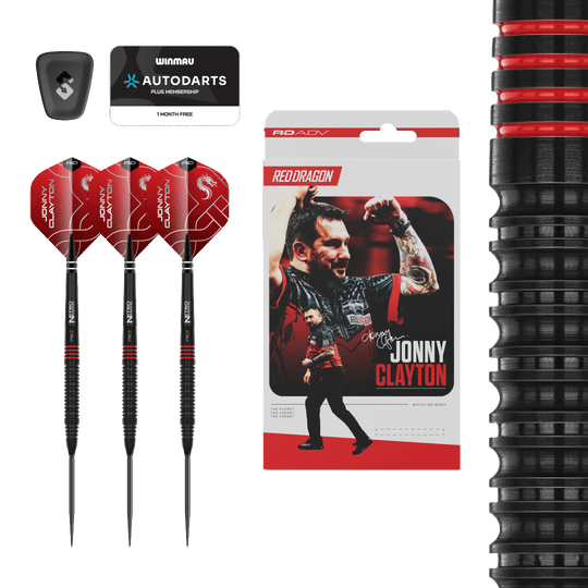 Abgebildet ist ein Set Red Dragon Jonny Clayton RD-ADV Switch Point Steeldarts. Die Darts sind deutlich zu erkennen und die Beschriftung ist lesbar.