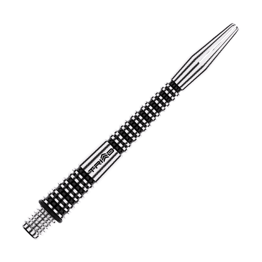 Winmau Triad RX Aluminium Shafts - Schwarz Das Bild zeigt einen schwarz-silbernen Aluminium Dartshaft mit geriffeltem Design. Auf dem Schaft steht das Wort "TRIAD".