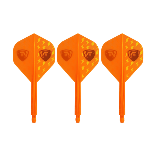 Das Bild zeigt drei orangefarbene Dart-Flights mit integriertem Schaft. Sie haben ein Blitzmuster und ein Logo auf jeder Flight-Seite.