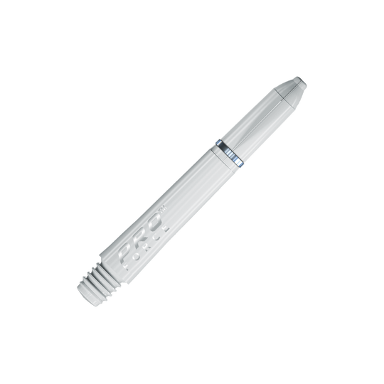 7011_102_Winmau_Pro-Force_Shafts_Weiss_35mm_2 Das Bild zeigt einen weißen Winmau Pro-Force Shaft für Dartpfeile. Der Shaft hat eine glatte Oberfläche mit dem Schriftzug "PRO FORCE" und einem kleinen Metallring.