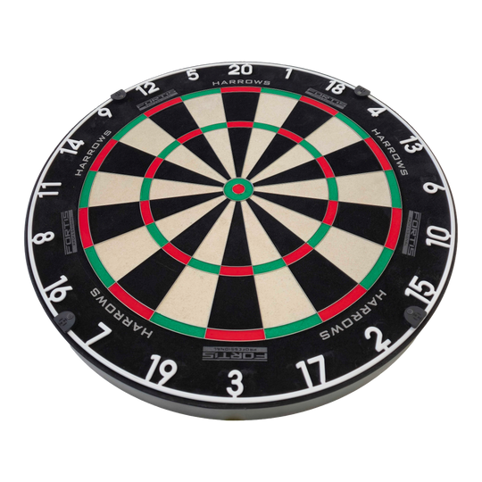 Harrows Fortis steel dartboard Das Bild zeigt das Harrows Fortis Steeldartboard in einer Nahaufnahme. Die Dartscheibe ist für höchste Ansprüche entwickelt.