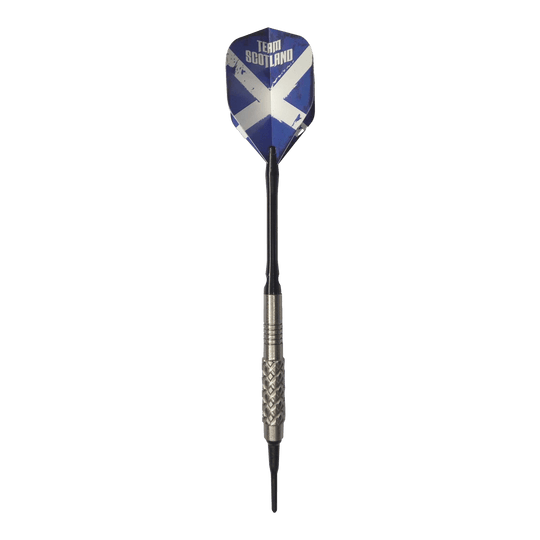 McDart 85 Tungsten V4 soft darts - 16g Der abgebildete Softdart ist der "McDart 85er Tungsten V4 Softdarts - 16g". Das Flight zeigt das Design der schottischen Flagge mit der Aufschrift "Team Scotland".