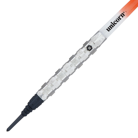 Unicorn Ballista Style 1 soft darts Das Bild zeigt einen Softdart namens "Unicorn Ballista Style 1". Der Dart hat einen silbernen, strukturierten Griff und eine schwarze Spitze.