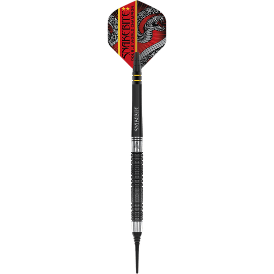 Dies ist ein schwarzer Softdart der Marke Red Dragon, Modell "Peter Wright Double World Champion SE" mit 20g Gewicht. Auf dem Flight steht "Snakebite Double World Champion" und es ist ein Schlangenmuster abgebildet.
