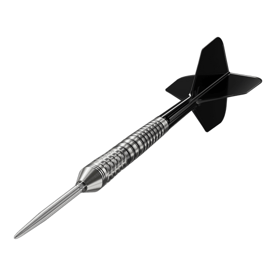 Das Bild zeigt einen Target Black Marque Renegade 4 Swiss Point Steeldart. Der Dartpfeil hat eine silberne, gerillte Spitze und schwarze Flights.