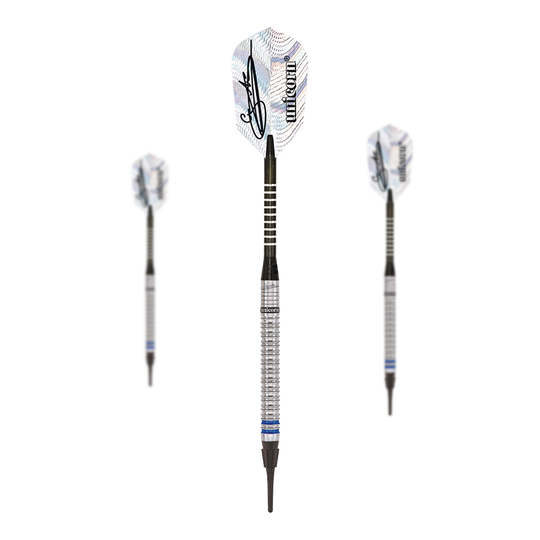 Unicorn World Champion Natural Phase 3 Gary Anderson Soft Darts - 18g Das Bild zeigt drei Unicorn World Champion Natural Phase 3 Gary Anderson Softdarts mit einem Gewicht von 18g. Die Darts haben silberne Griffe und weiße Flights mit einer Unterschrift und dem Unicorn-Logo.
