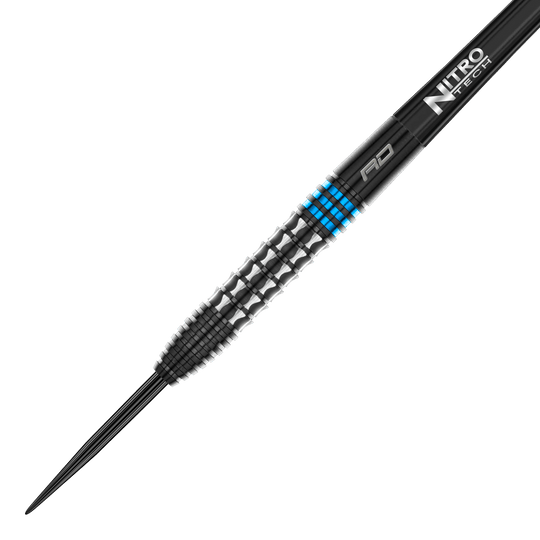 Das Bild zeigt einen Red Dragon Vengeance Blue Steeldart. Der Dartpfeil ist schwarz mit blauen Akzenten und hat eine strukturierte Griffoberfläche.