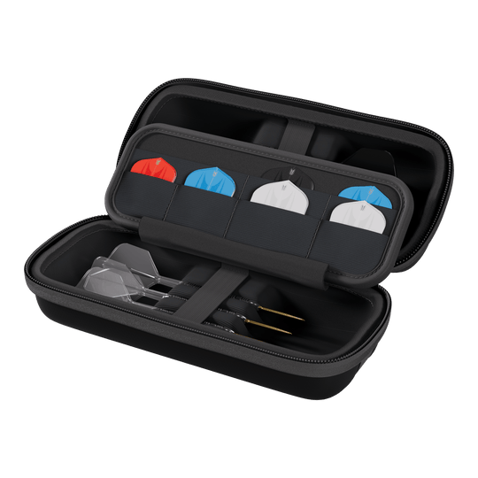 Auf dem Bild ist ein Target BOA Dartcase in Schwarz abgebildet. Das schwarze Etui bietet Schutz und Aufbewahrung für Darts und Zubehör.